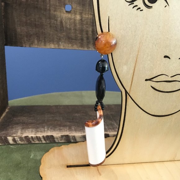 Angela Caputi Ivory Resin Dangle Clip Earrings - Picture 2 of 8